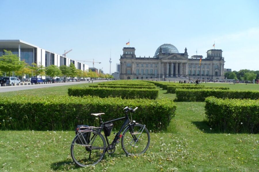 Berlin: E-Bike Tour of the Berlin Wall and Mitte Highlights - Key things that make this e-bike Wall tour worth it