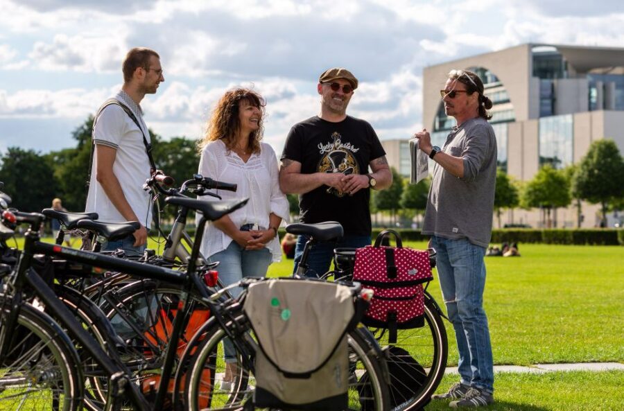 Berlin: E-Bike Tour of the Berlin Wall and Mitte Highlights - Why an e-bike tour is the smart way to cover Mitte and the Wall