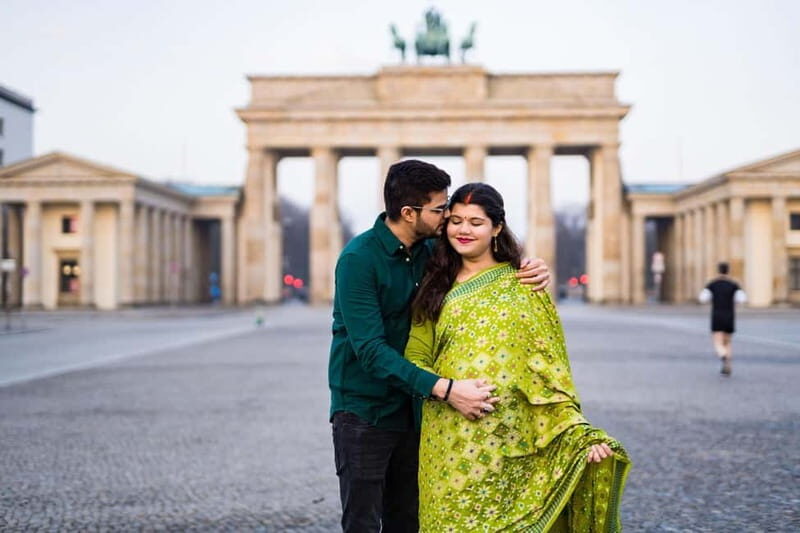 Berlin: Early Morning Private Photoshoot to avoid the Crowd - Price and value: $81 per group up to 3 is the sweet spot