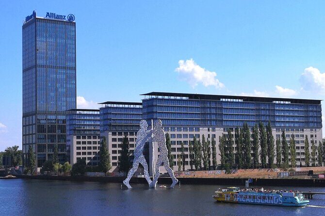 Berlin East Side Tour 2.5 hour cruise with commentary - Onboard Reality: Finding Cool Air, Good Seats, and Clear Audio