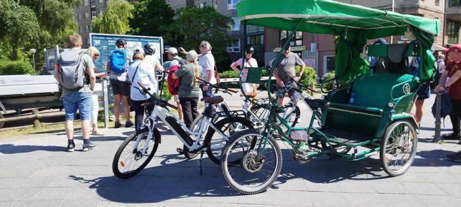 Berlin (E)Bike Tour Historical Highlights in Small groups - Quick highlights that make this Berlin Mitte tour worth it