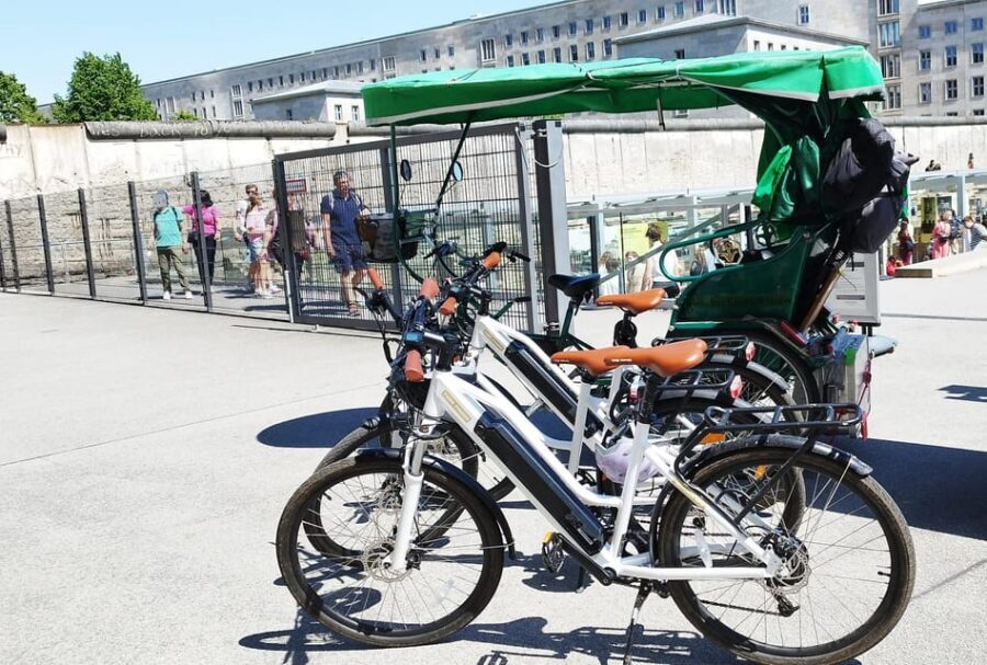 Berlin (E)Bike Tour Historical Highlights in Small groups - Using this tour as your Berlin Mitte game plan afterward