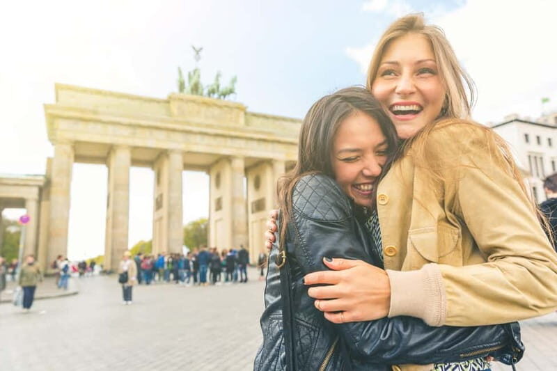 Berlin Essentials: Private Photoshoot at Berlin's top sites - Who should book this Berlin photoshoot