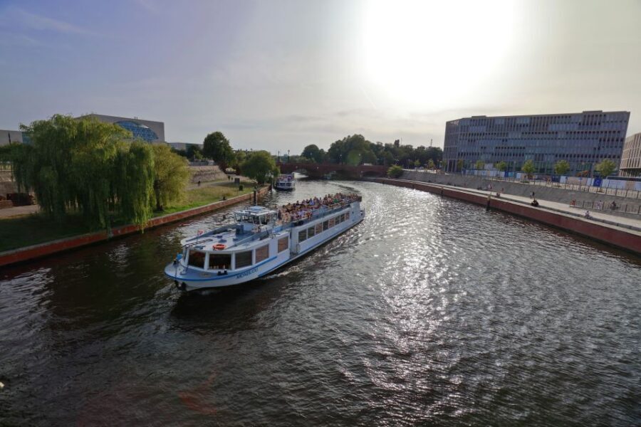 Berlin: Evening City Sightseeing Cruise - Key highlights worth knowing before you board