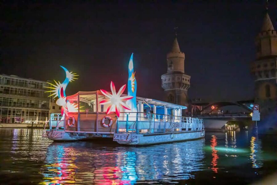 Berlin: Evening city tour with specially illuminated boats - Why a solar catamaran at night works so well in Berlin