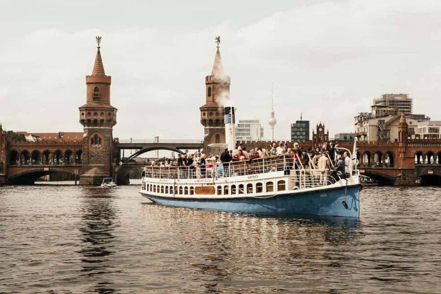 Berlin: Evening JAZZ Cruise with "Markus Ehrlichs" Jazz Trio - Key things to know before you board