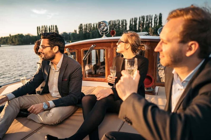 Berlin: Evening Yacht Cruise with Aperitif - Should you book this Spree sunset cruise?