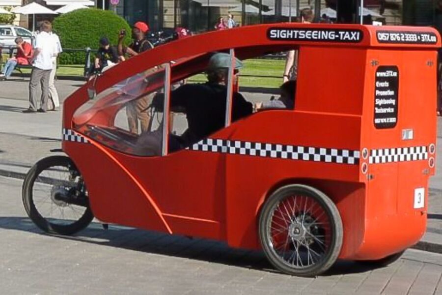 Berlin Express: Private 1-Hour E-Rickshaw Ride - Weather, Mobility, and What the Vehicle Can Handle
