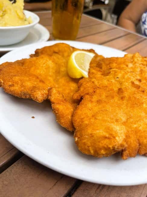Berlin: Food Tour in Hidden Gems for Small Groups - Ending at the bar: Berliner Lust and a cocktail moment