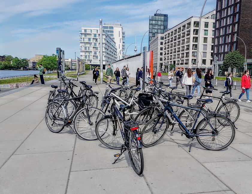 Berlin: From East to West & Wall Tour by Bike with a Guide - Märchenbrunnen: Friedrichshain’s Fairy Tale Fountain and a Relaxed Finish