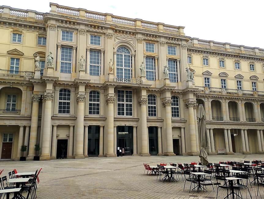 Berlin: From East to West & Wall Tour by Bike with a Guide - Mitte’s Highlights: Alte Münze, Nikolaiviertel, Berlin Palace, and Museum Island