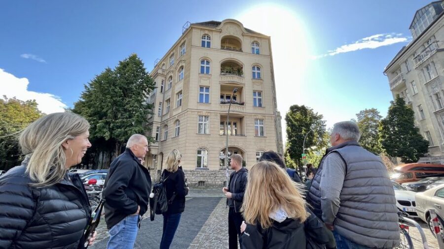 Berlin: Gourmet Food & Cultural Walking Tour - Stop-by-stop flow: how the 3 hours usually plays out