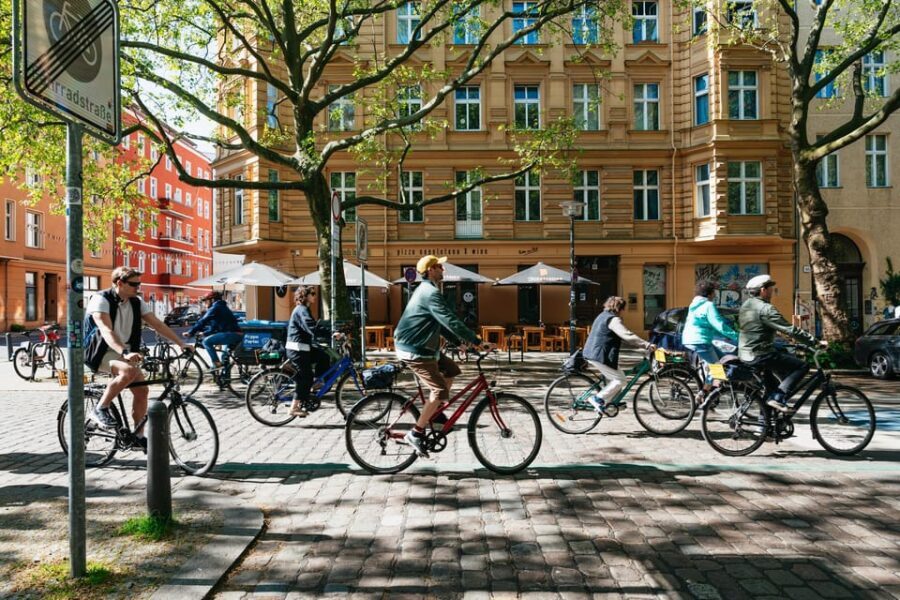 Berlin: Green City Guided Bike Tour - Bürgerpark Pankow and Schönholzer Heide: Let the Ride Calm Down
