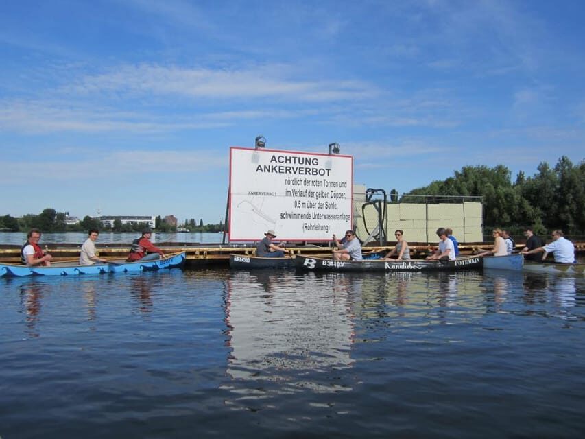 Berlin: guided canoe | kayaktour - The finish at the milk bar: an East German mood check