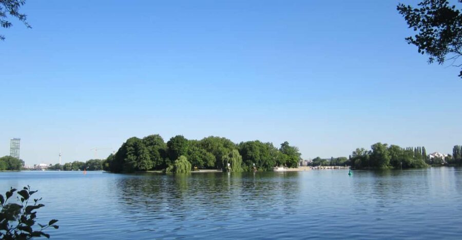 Berlin: guided canoe | kayaktour - Getting to the canoe station at Funkhaus Berlin (and not losing time)