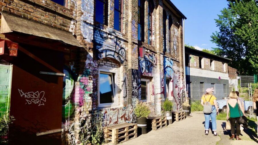 Berlin: Guided Craft Beer & Cultural Tour With Snacks - Meeting at Ostkreuz: Fast Start, Clear Finding Point