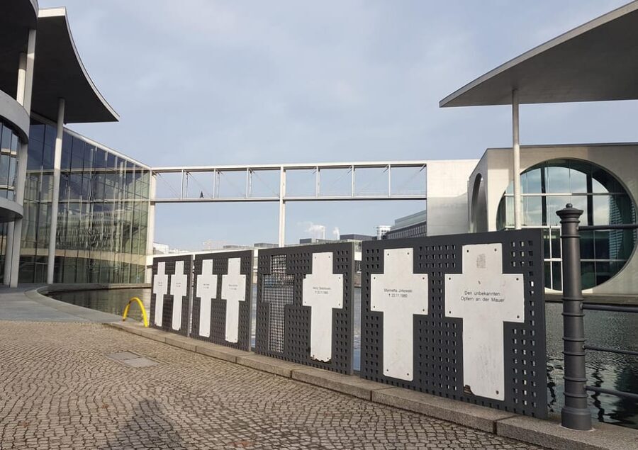 Berlin: Guided Walking Tour around the Reichstag - Why this walk works: politics, explained in the open air