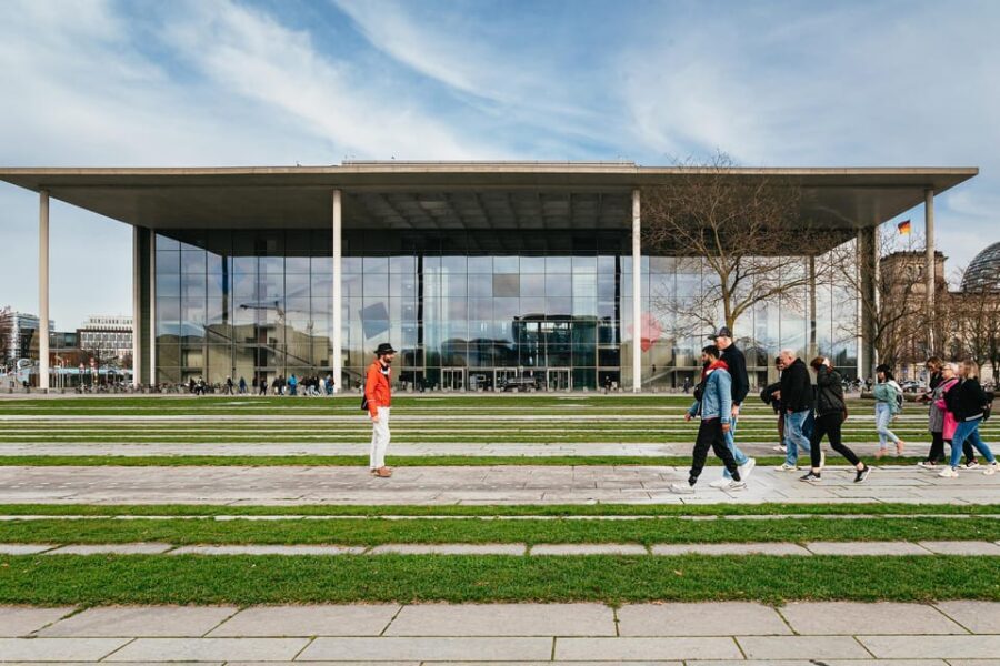 Berlin: Guided Walking Tour around the Reichstag - Paul Löbe House and the “how the system works” layer