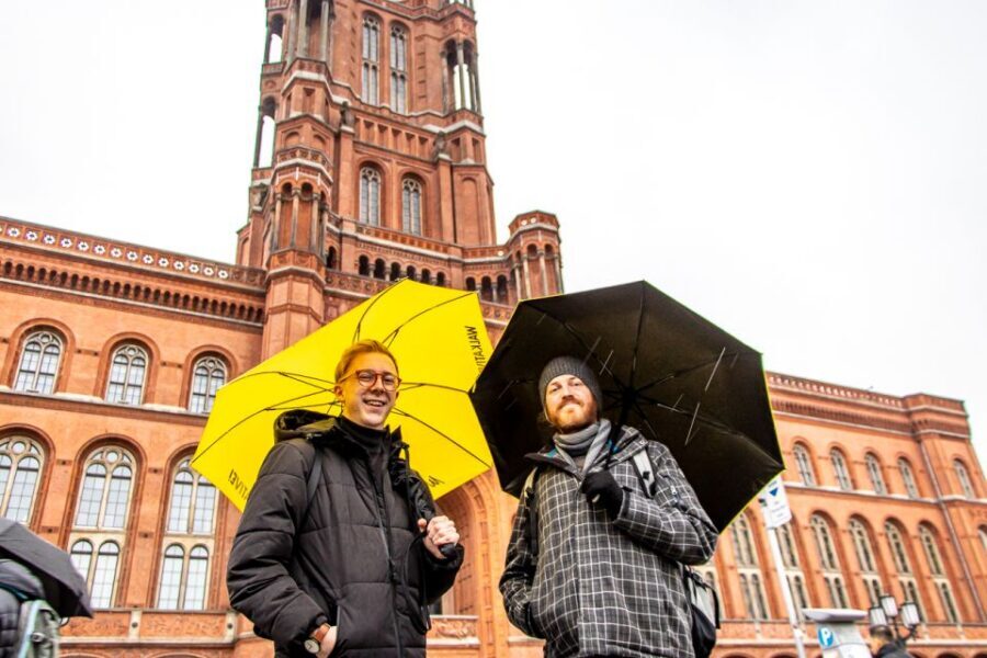 Berlin: Guided Walking Tour in English - The Hohenzollern Royal Palace reconstruction: a controversial stop with context