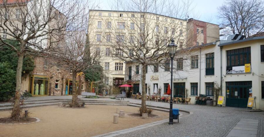 Berlin: Hackesche Höfe Courtyards Walking Tour - Starting at Berliner Fernsehturm: your easy orientation
