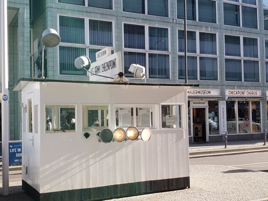 Berlin: Highlights of the City - a Private Bus Tour - Government district overview: why the Reichstag area ties it all together