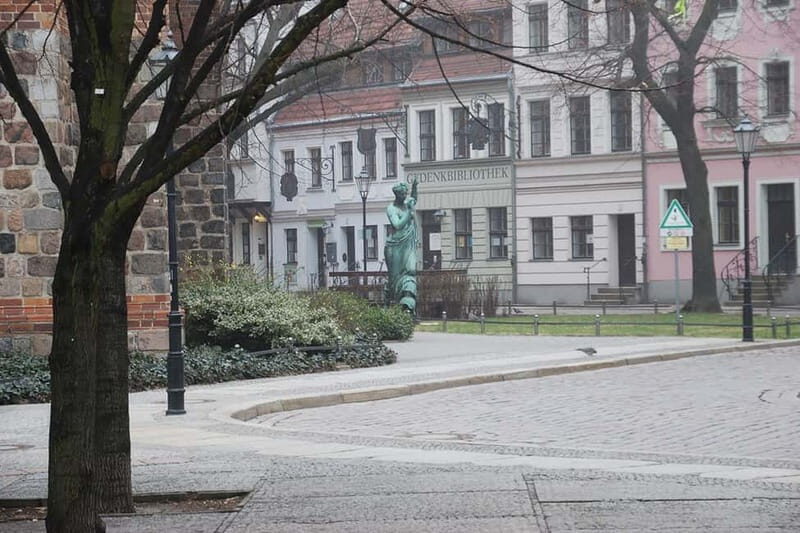 Berlin: Historic Center Walking Tour with a Real Berliner - Quick hits (what makes this walk worth your time)
