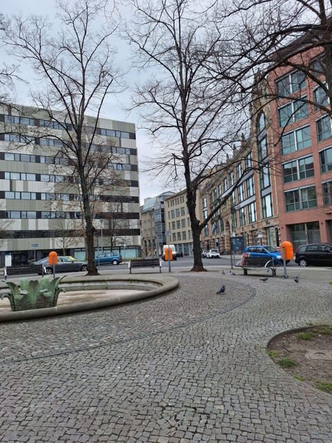 Berlin: Historic Jewish walking tour through the city center - Stop by stop: how the itinerary builds a clear storyline