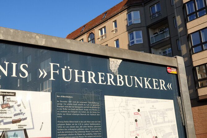 Berlin History Walking Tour with a French-Speaking Guide - Museum Island finish and Brandenburger Tor: Cold War to reunification symbols