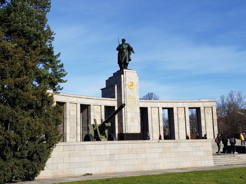 Berlin: Hitler and the Third Reich - a private walking tour - Walking the Holocaust Memorial: When the Layout Does the Teaching