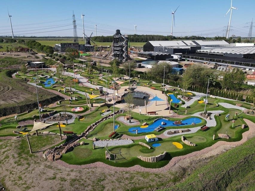 Berlin: Holland-Park day ticket - The 27-Hole Mini-Golf Adventure (463 Meters of Dutch Fun)