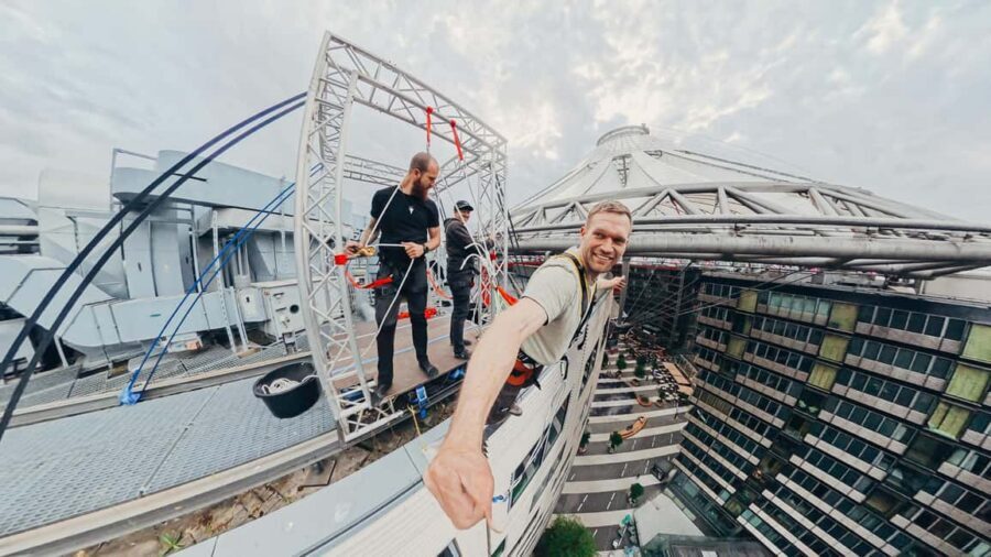 Berlin: House Running at "Das Center" Berlin 40m vertical! - Running 40m Down Potsdamer Platz Glass: What It’s Like in Real Life