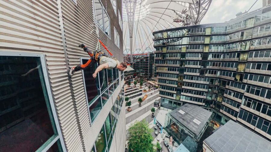 Berlin: House Running at "Das Center" Berlin 40m vertical! - Getting There and Checking In at Restaurant Frederick’s