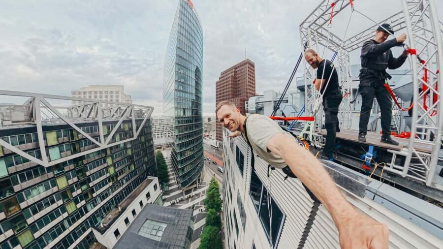 Berlin: House Running at "Das Center" Berlin 40m vertical! - Rooftop Views: DB Tower and the Das Center Roofline