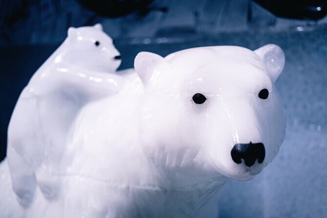 Berlin Icebar Experience Including 3 drinks - Music, Photos, and Those Cute In-Ice Details