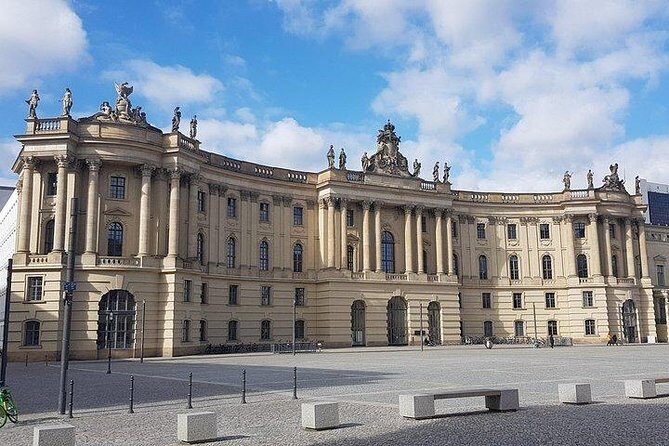 Berlin in one day – day tour with an expert guide - How the tour moves: no vehicles, just smart routing