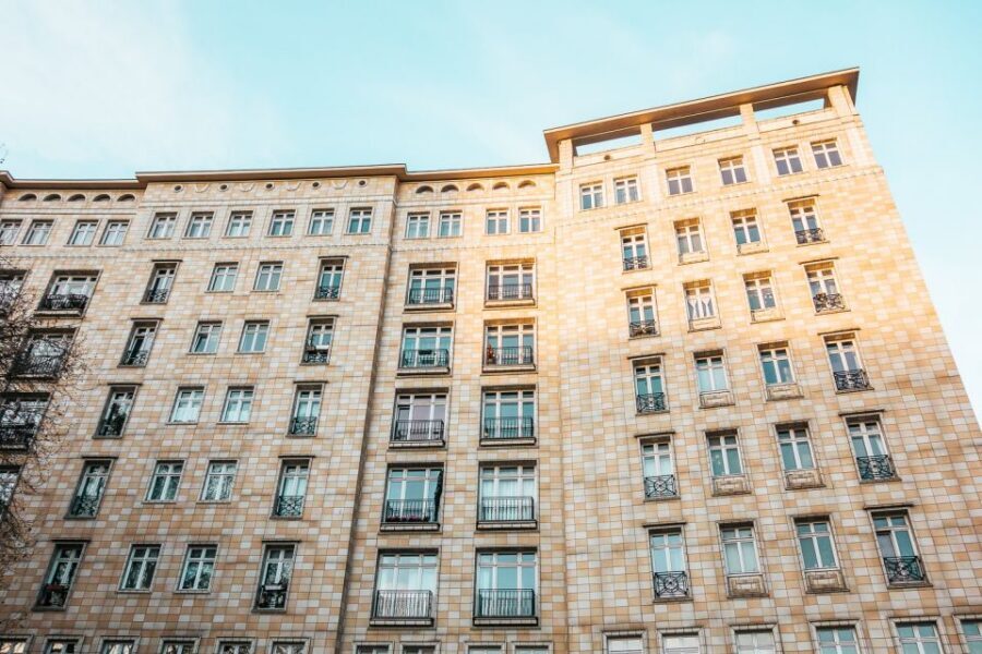 Berlin: Karl-Marx-Allee 2-Hour Tour - Kosmos cinema and Josef Kaiser: culture in built form