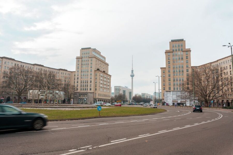 Berlin: Karl-Marx-Allee 2-Hour Tour - Strausberger Platz: the gateway feeling into the socialist city center