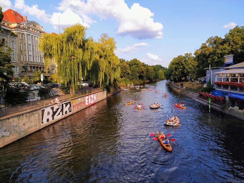 Berlin: Kayaking Tour East - Kreuzberg and Spree river - Landwehrkanal and the Iron Curtain line: history you can feel in your strokes