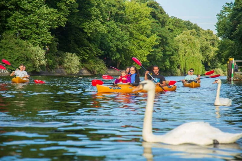Berlin: Kayaking Tour East - Kreuzberg and Spree river - Molecule Man stop: pause, stretch, and get your bearings