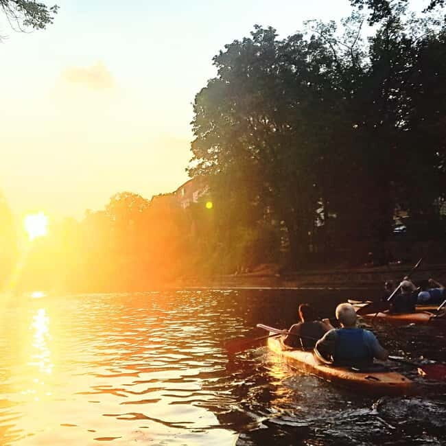 Berlin: Kayaking Tour Kreuzberg - Sunset on Landwehr Canal - What to wear and bring so sunset kayaking is actually comfortable