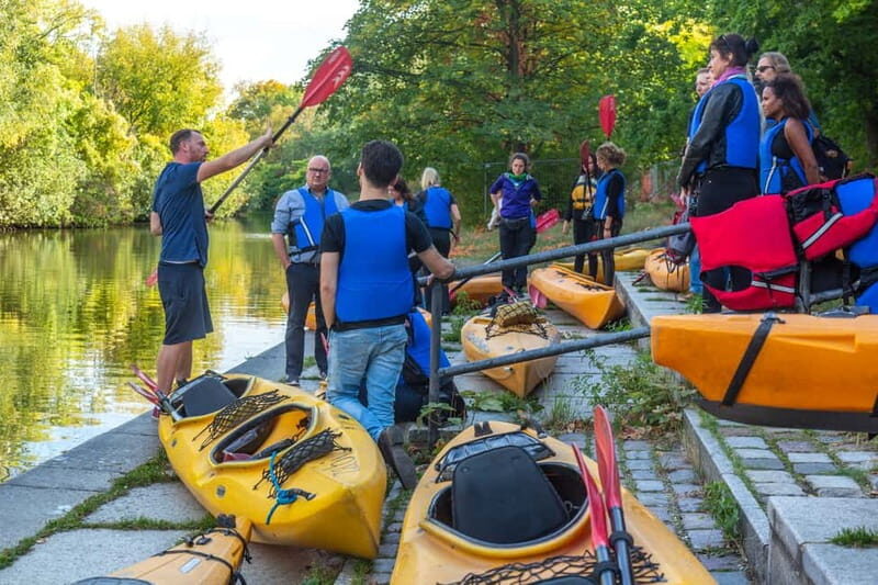 Berlin: Kayaking Tour West - one-way tour - From Potsdamer Platz Toward the Ministry of Defence