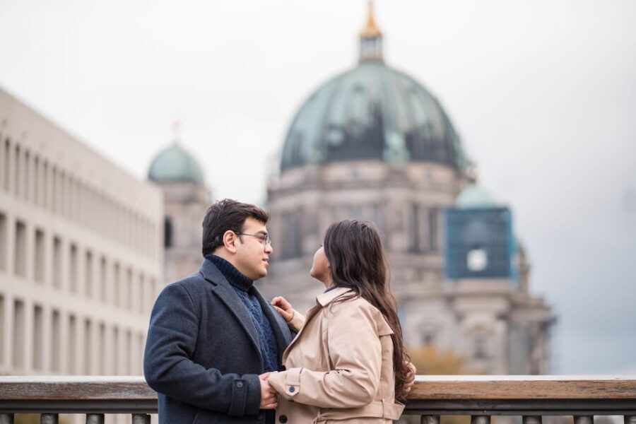 Berlin Love Story: Surprise Proposal Photography Session - A no-drama checklist so the session goes smoothly