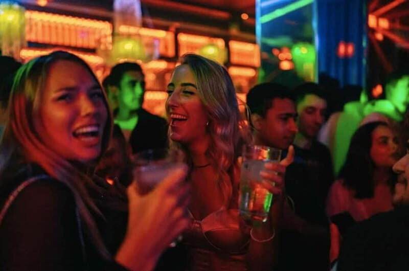 Berlin: Ludwig's Original Pub Crawl with VIP Club Entry - The 4-Hour Plan: Five Bars Without the Guesswork