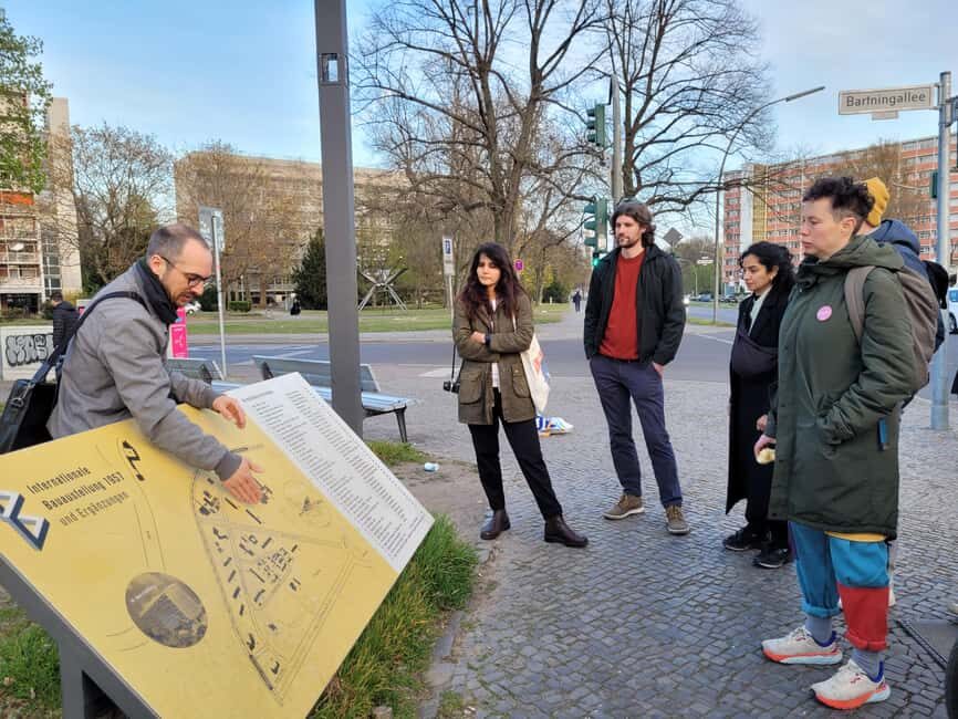 Berlin: Modernist Architecture Tour in the Hansaviertel - Practical stuff you should plan for (so the walk stays enjoyable)