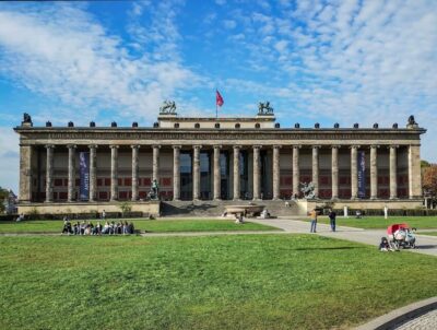 Berlin: Museum Island Guided Walking Tour - Nikolaiviertel to Museum Island: The Walk That Sets the Tone