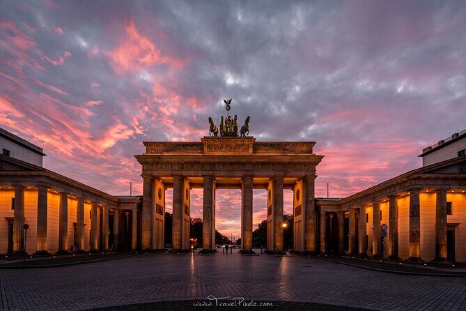 BERLIN PHOTO TOUR with a professional Photographer from Berlin - Blue hour coaching: How you’ll learn to photograph Berlin’s changing light