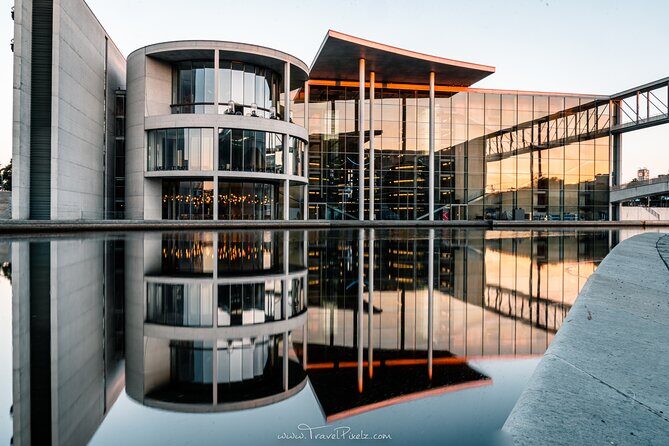 BERLIN PHOTO TOUR with a professional Photographer from Berlin - Unter den Linden to Berlin Cathedral and Gendarmenmarkt
