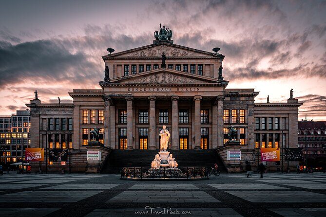 BERLIN PHOTO TOUR with a professional Photographer from Berlin - Tripods and gear reality: what you should bring