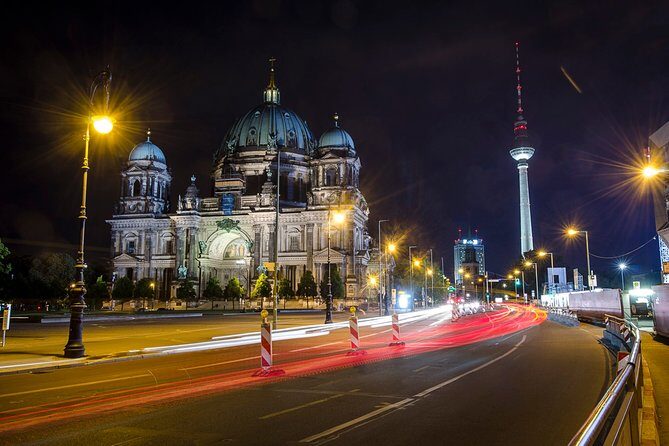 Berlin Photography Masterclass - Private Photography Lesson - Berlin Wall and East Side Gallery: Framing a Message, Not Just a Wall