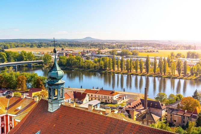 Berlin-Prague One-Way Sightseeing Day Tour - Value Check: What You Pay and What You’re Buying With It